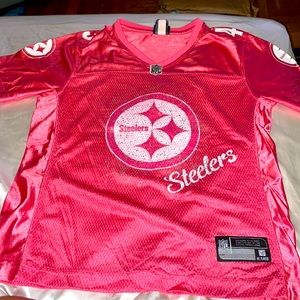Womans NFL Steelers team apparel
